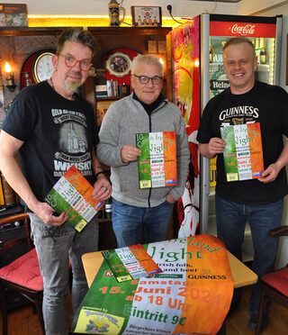 Sie organisierten seit Wochen die zehnte „Green Ireland Night“: René Koder, Andre Ruzek und Andreas Bellgardt (von links) vom Theaterverein Rinnen.