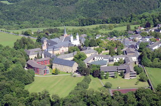 Luftaufnahme vom Kloster Steinfeld