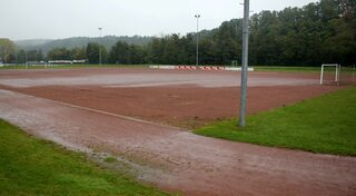 Da sich immer wieder größerer Gruppen auf den Sportplätzen im Gemeindegebiet trafen, wurden die Anlagen nun geschlossen.