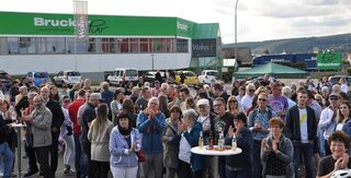 Etwa 300 Besucher erlebten auf dem Areal des Möbelhauses Brucker ein ansprechendes Benefiz-Konzert zugunsten des Flutopfer-Projektes der Hilfsgruppe Eifel.
