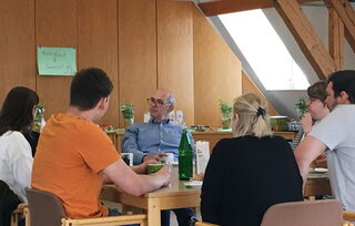 Am Ostersamstag fand bereits ein Vorbereitungstreffen mit Gunnar Simon, dem zweiten Jugendbeauftragten des Bistums Aachen in der Region Eifel, statt.