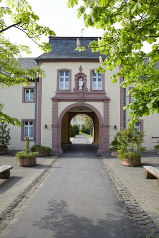 Das Tor zum Kloster Steinfeld