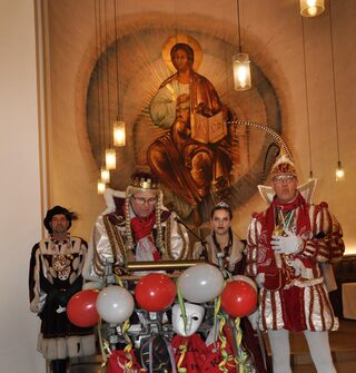 Karnevalsmesse mit Pfarrer Klemens Gößmann in Kall.
